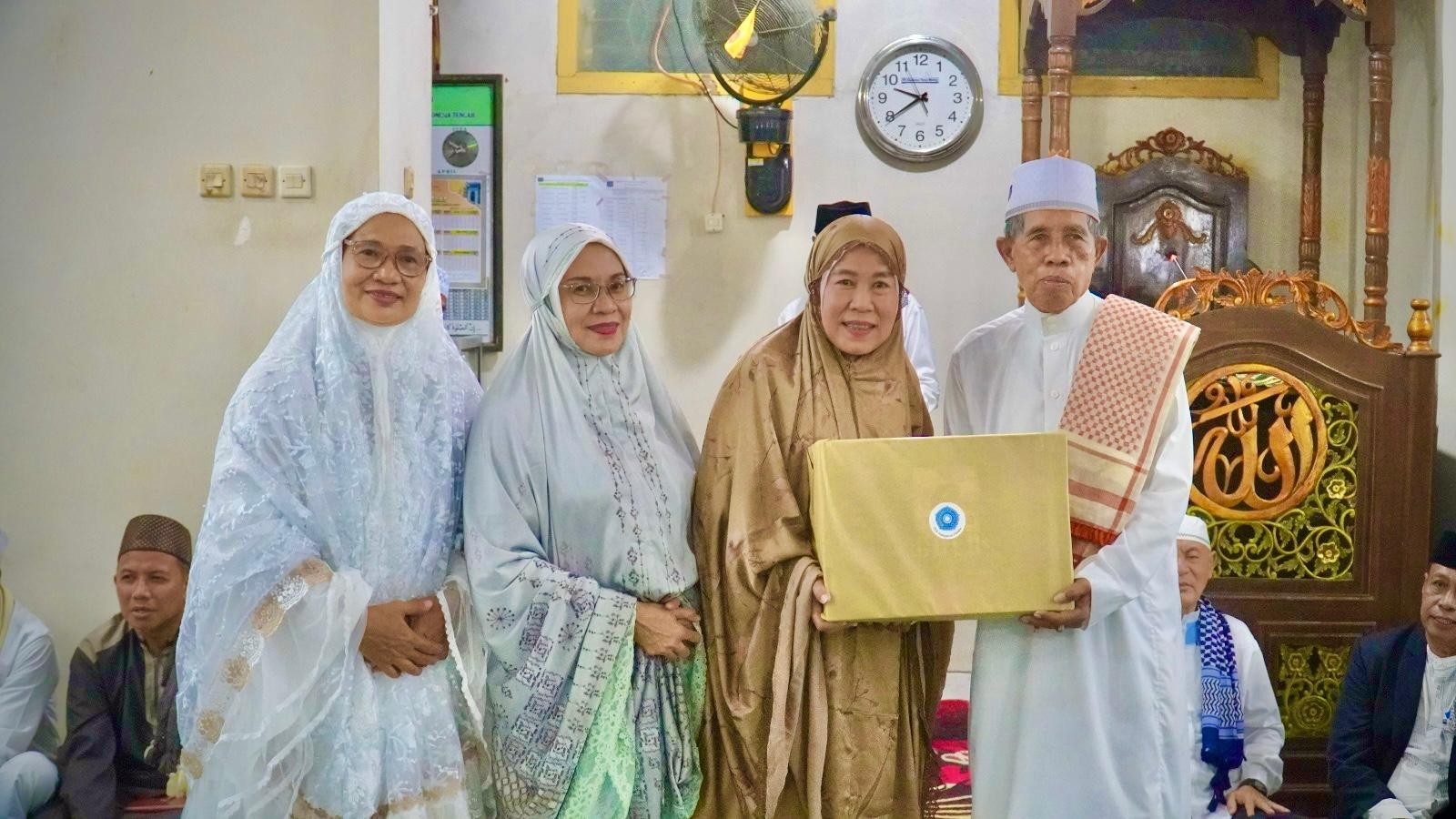 Ketua TP. PKK Dampingi Bupati Dompu Bersafari Ramadhan di Kecamatan Huu, Disambut Penuh Keakraban