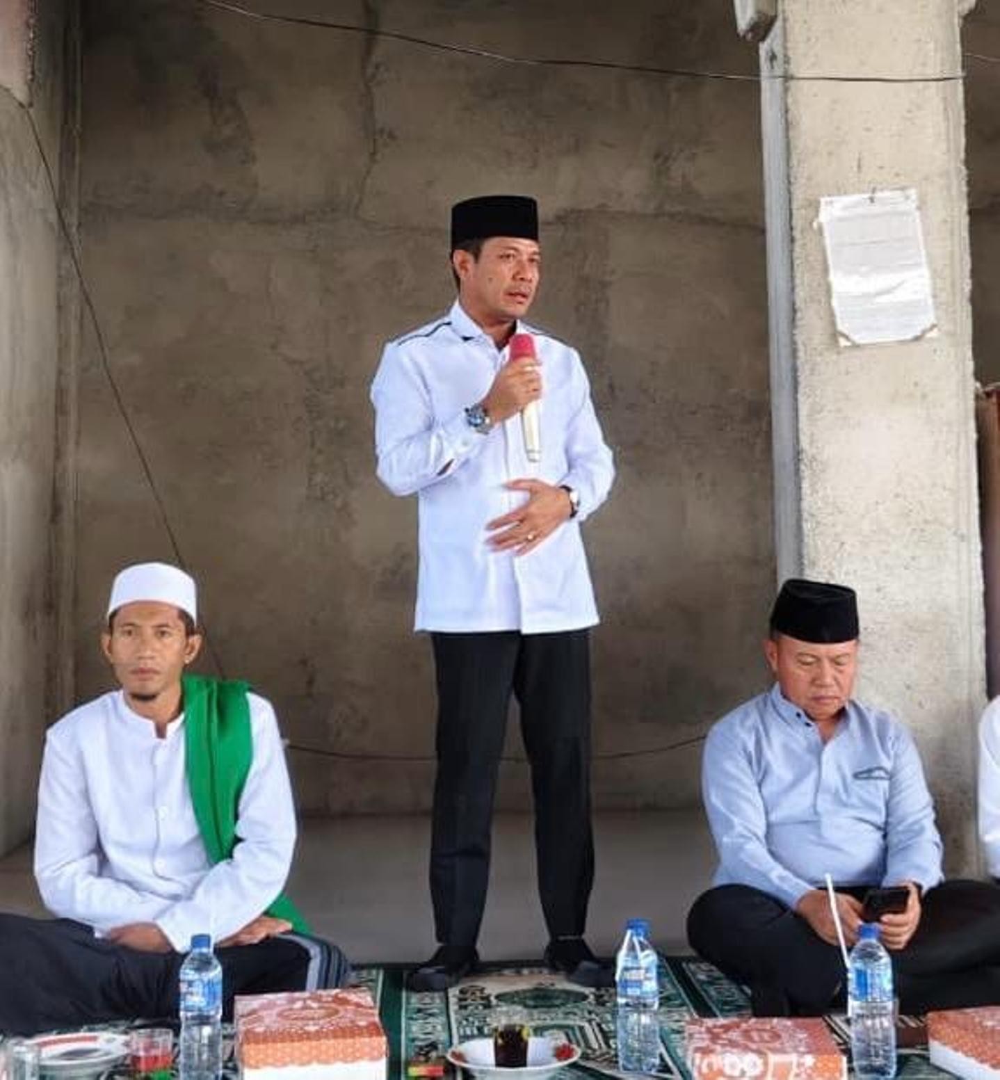Kunker di Kec. Pekat, Bupati Dompu Hadiri Maulid dan Sampaikan Program Pembangunan