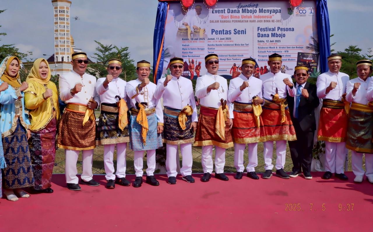 Bupati Dompu Hadiri Hari Jadi Kabupaten  Bima Ke-385 Tahun