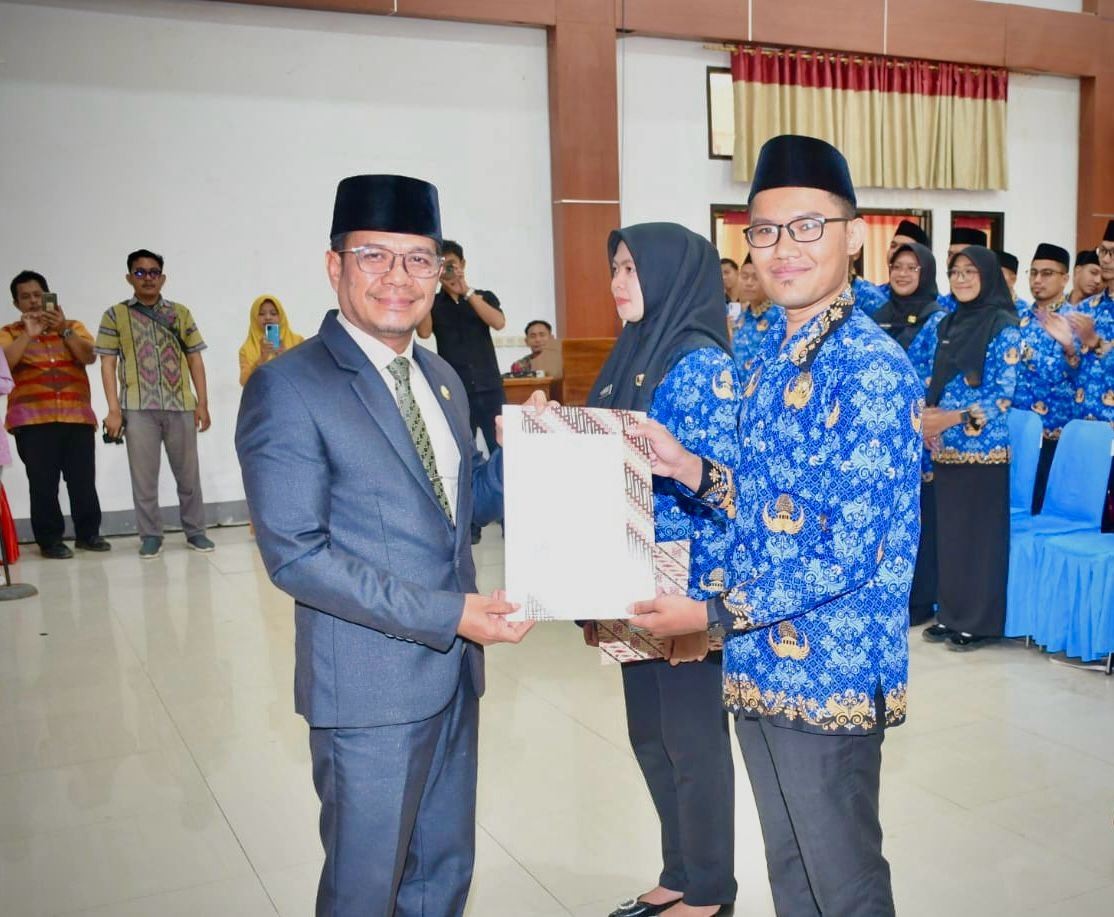 Lantik PNS Formasi Tahun 2024, Bupati Dompu Tekankan Jaga Integritas dan Tingkatkan Kompetensi 
