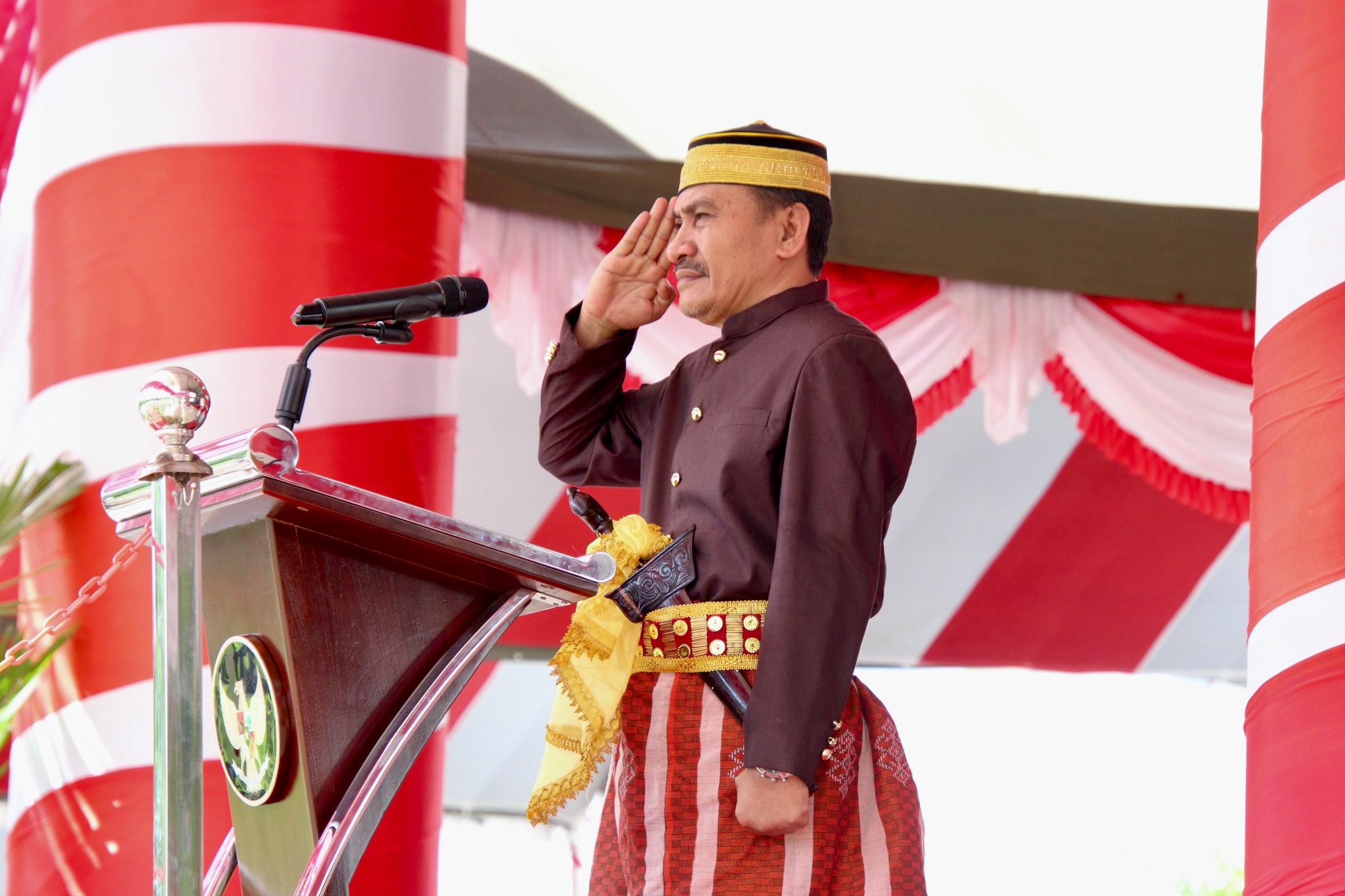 Wabup Dompu Jadi Pembina Pada Apel HUT Ke-67 Propinsi NTB