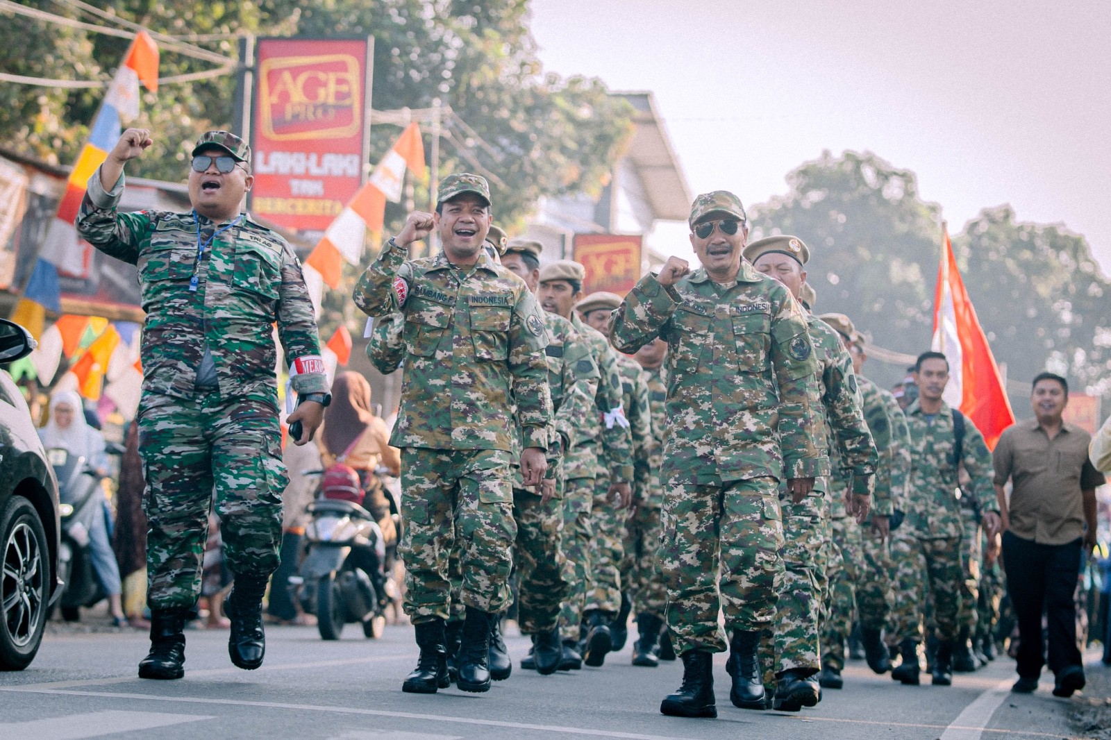 Perayaan HUT RI- Ke-80, Bupati Dompu Ikuti Lomba Gerak Jalan 17 K