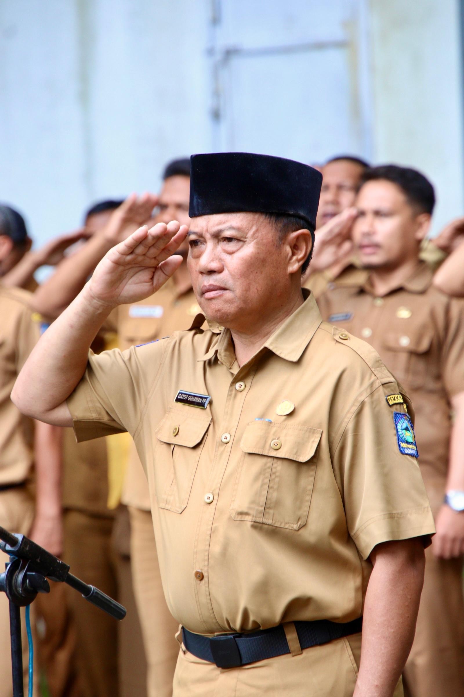 Pimpin Apel Bendera Lingkup Cluster Beringin, Sekda Dompu Sampaikan Wejangan