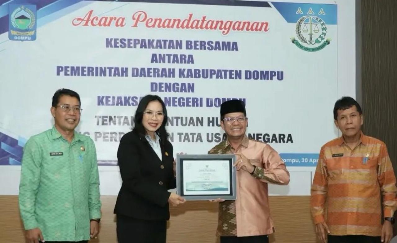 Bupati Dompu bersama Kejari Melaksanakan Penandatanganan MOU Perkuat Sinergi