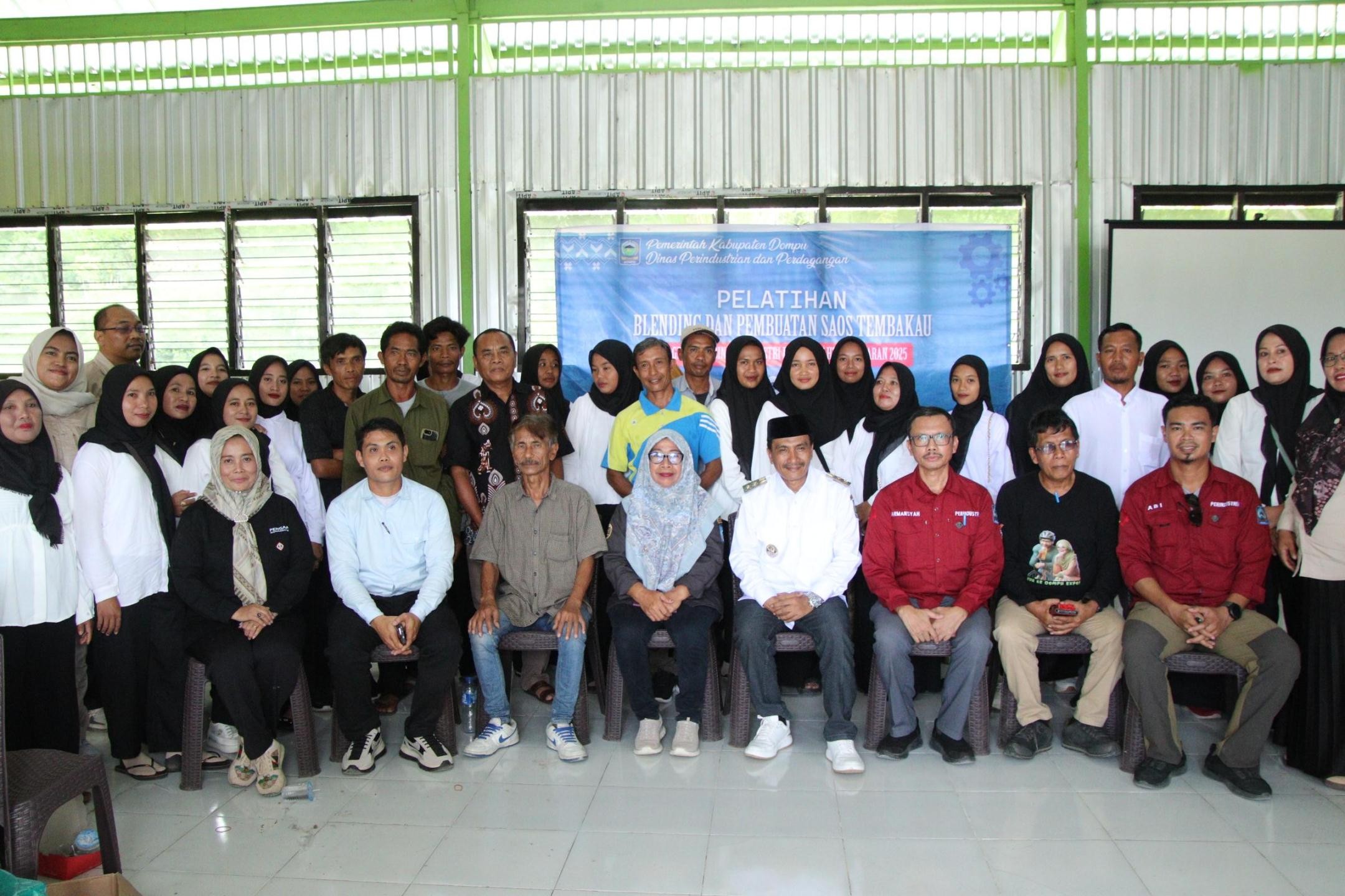 Wabup Dompu Buka Pelatihan Blending dan Pembuatan Saos Tembakau