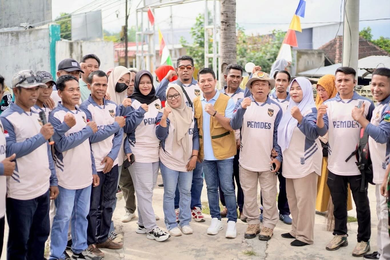LGS Jumat Bersih di Woja, Bupati Dompu Ajak Semua Pihak Wujudkan Lingkungan Sehat dan Bersih