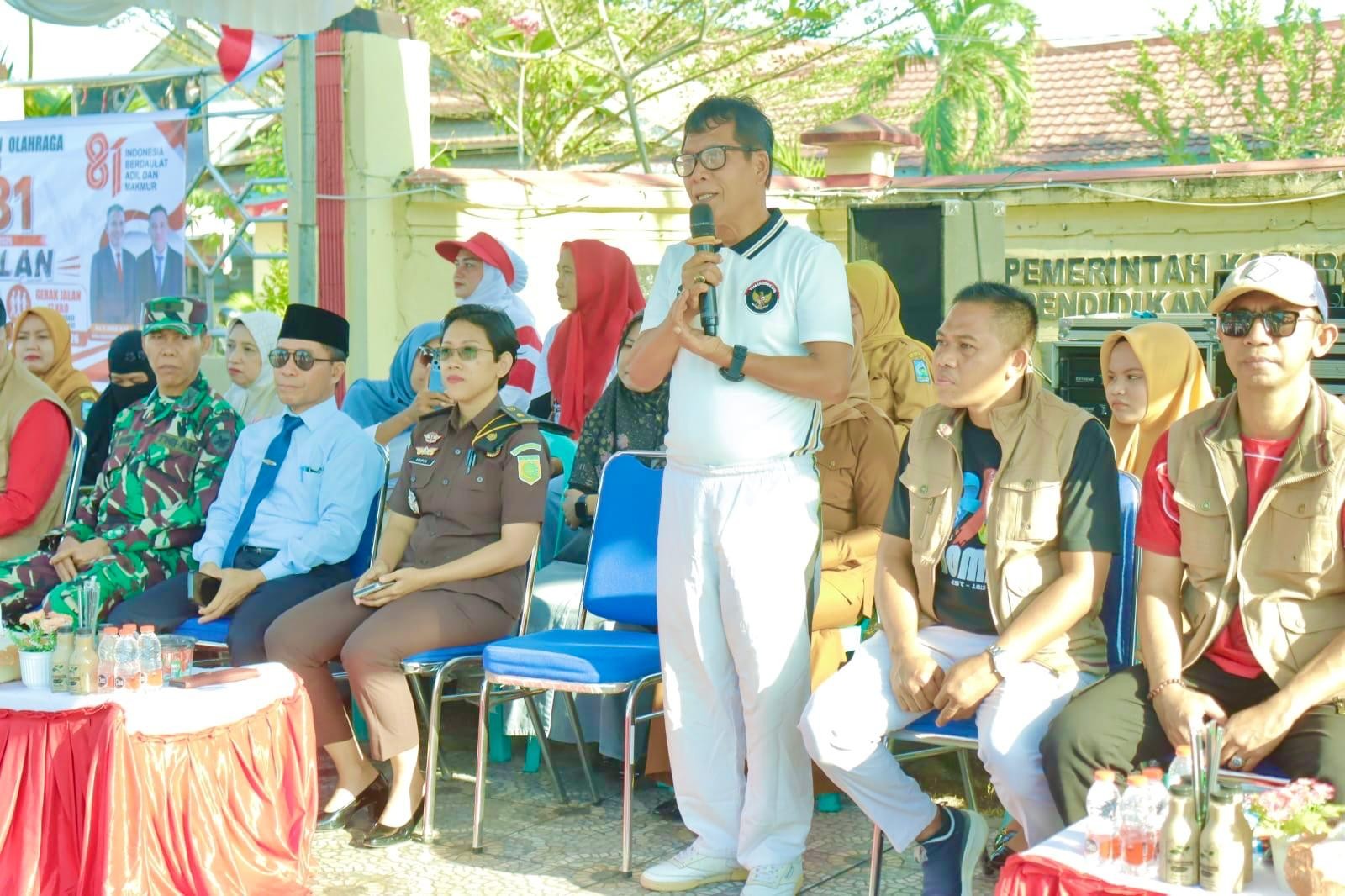 Pj Sekda Dompu Lepas Gerak Jalan Indah Tingkat Kabupaten, Semarak HUT ke-81 Kemerdekaan RI