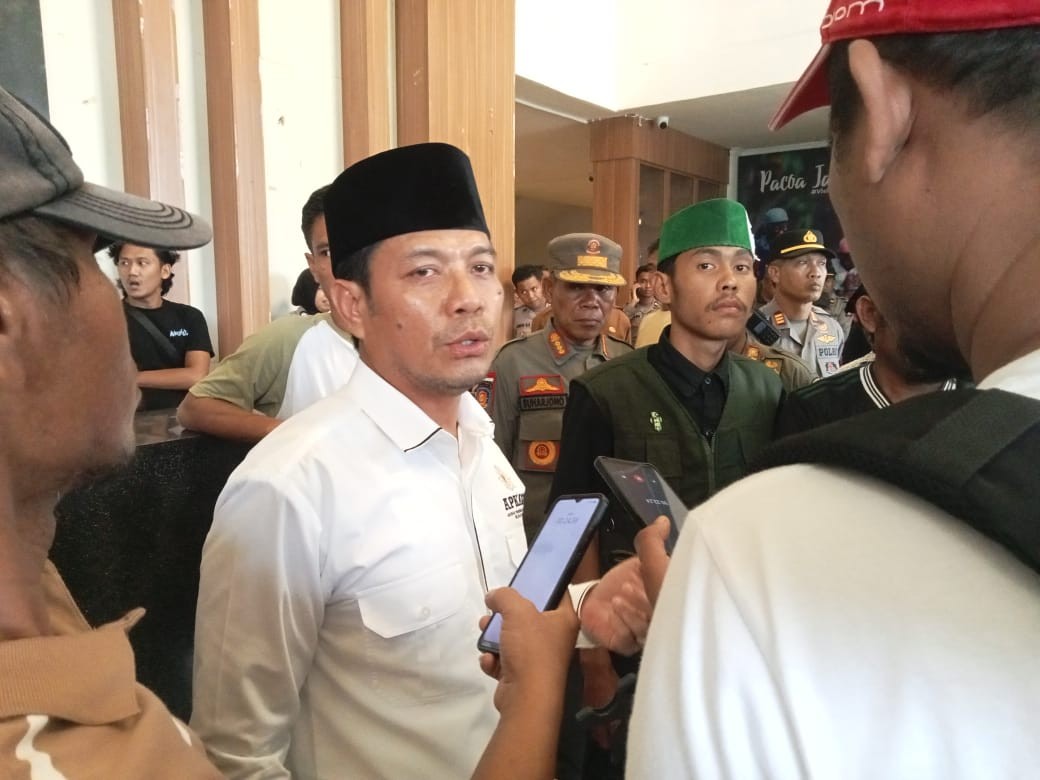 Bupati Dompu Sambut Baik Mahasiswa Beraudiensi dan Mengajak Berdialog