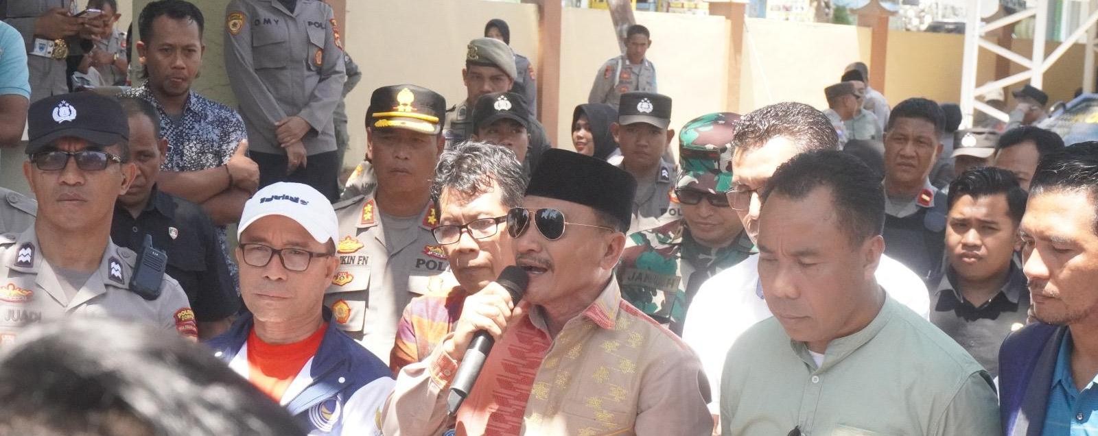 Unjuk Rasa Damai, Wabup Dompu dan Ketua DPRD Temui Massa Aksi PMII