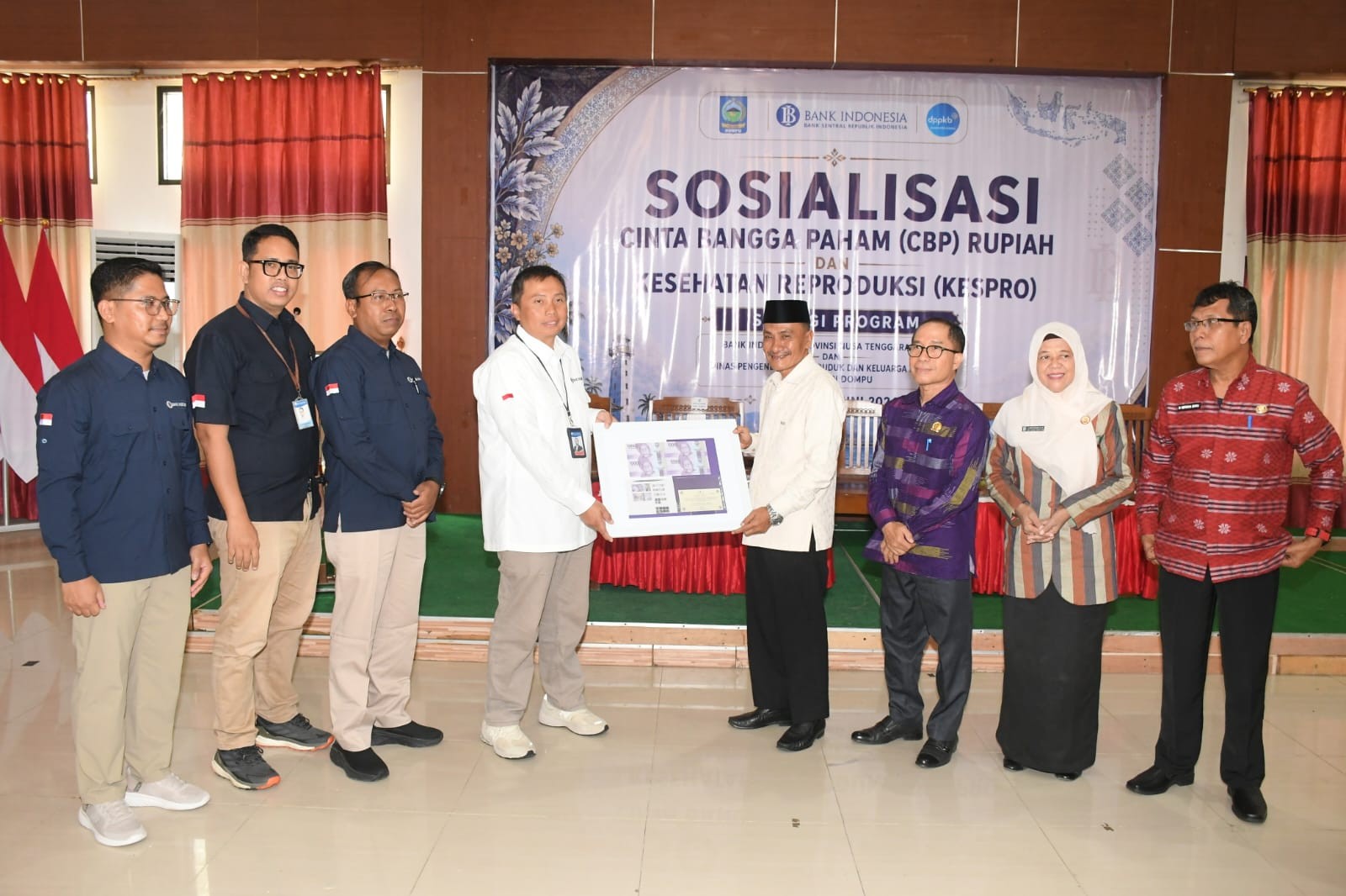 Wabup Dompu Buka Sosialisasi  CBP Rupiah  dan Kesehatan Reproduksi 
