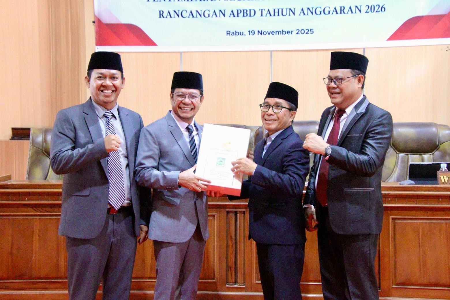 Bupati Dompu Sampaikan Pengantar Nota Keuangan RAPBD Tahun Anggaran 2026