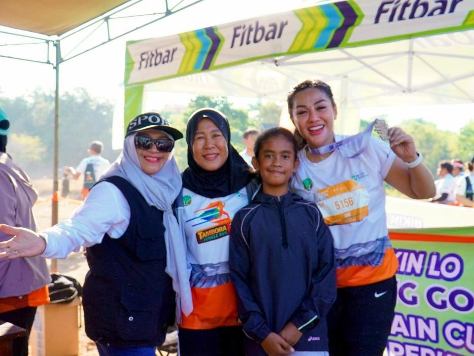 Di Lereng Tambora, Onty Farianti Keteguhan Mendampingi Suami dan Menginspirasi Kaum Perempuan