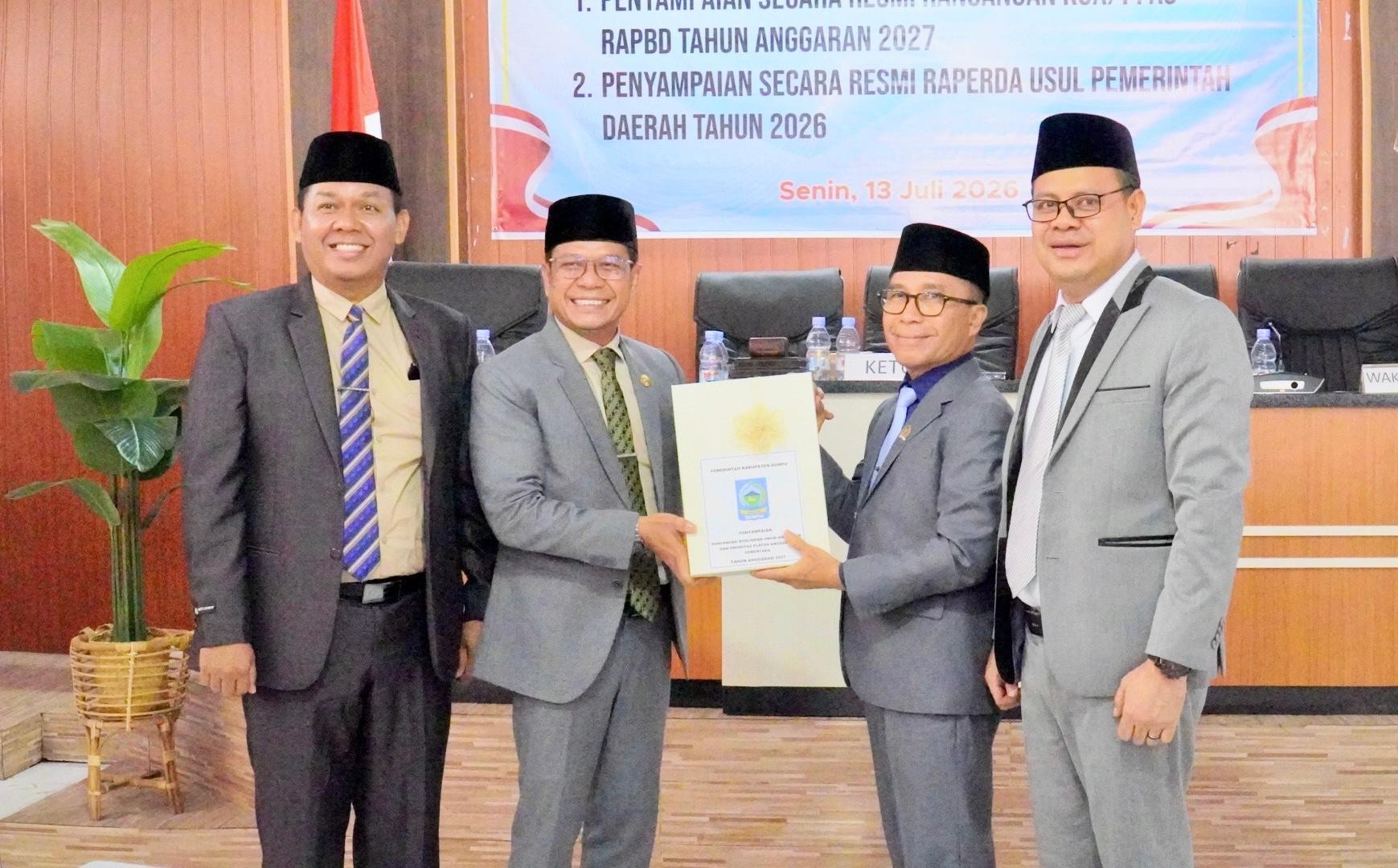 Bupati Dompu Sampaikan Raperda Tahun 2026 dan KUA/PPAS  RAPBD 2027 di Paripurna DPRD   