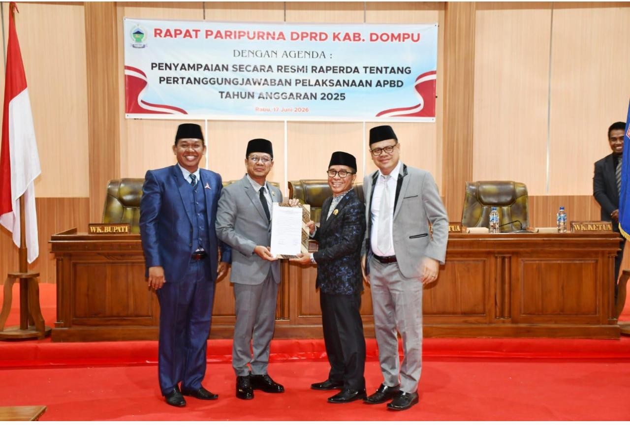Bupati Dompu Sampaikan Raperda Pertanggungjawaban Pelaksanaan APBD Tahun Anggaran 2025