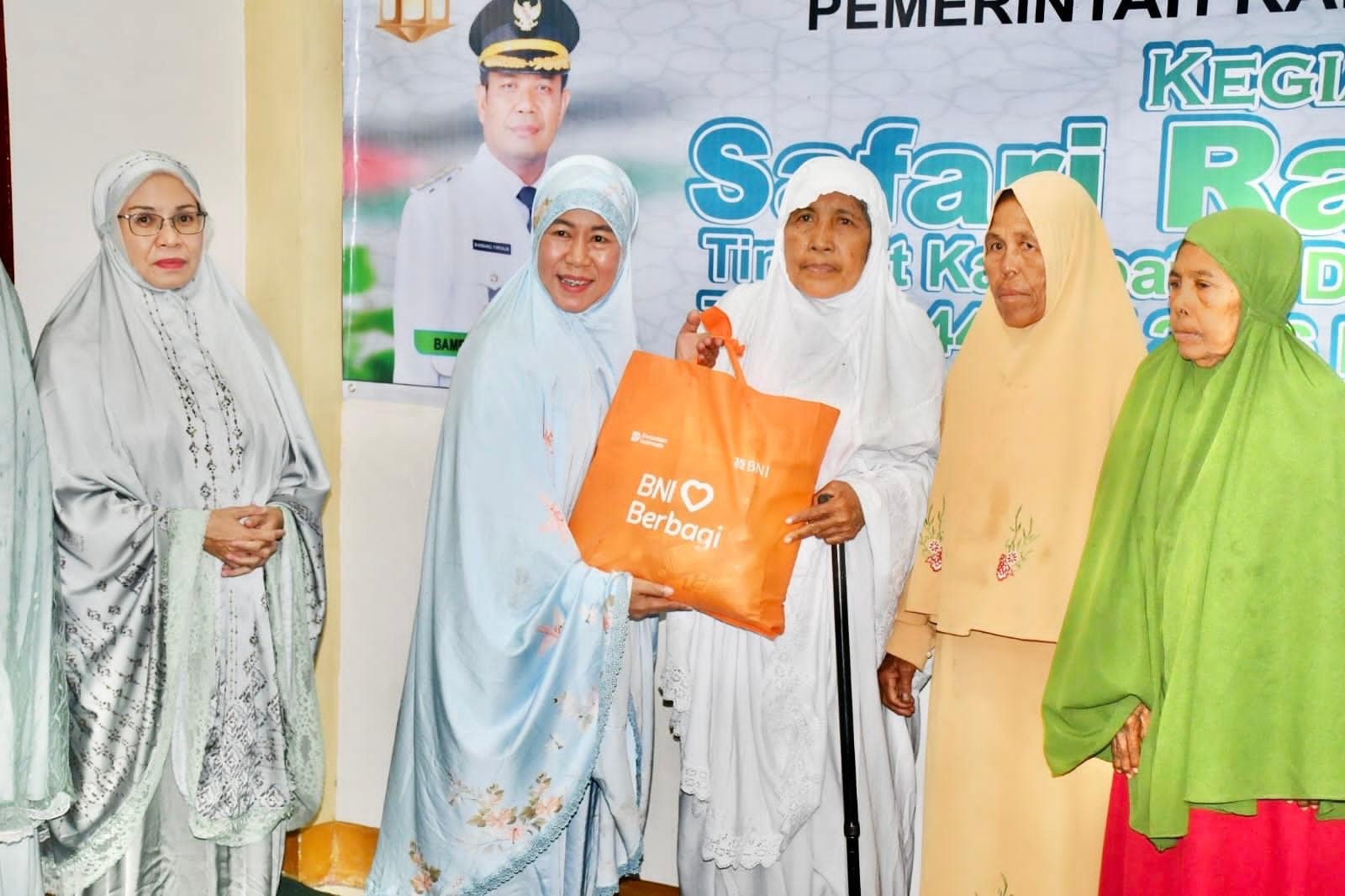 Ketua TP. PKK Dompu Hadir Dampingi Bupati Bersafari Ramadhan di Kecamatan Dompu