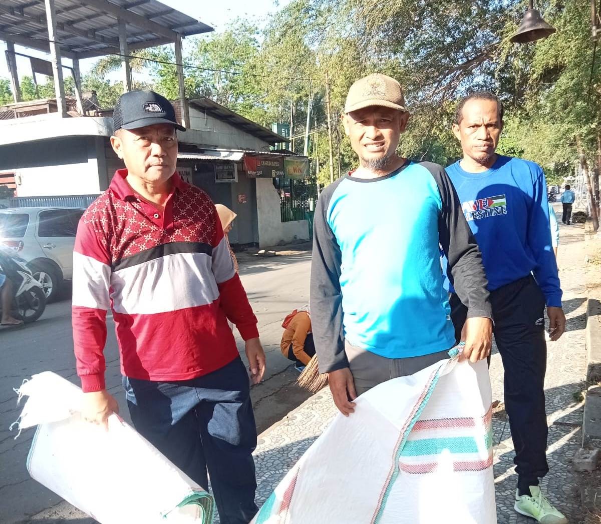 Sekda Dompu: Program Jumat Bersih Semesta Terus Digelorakan