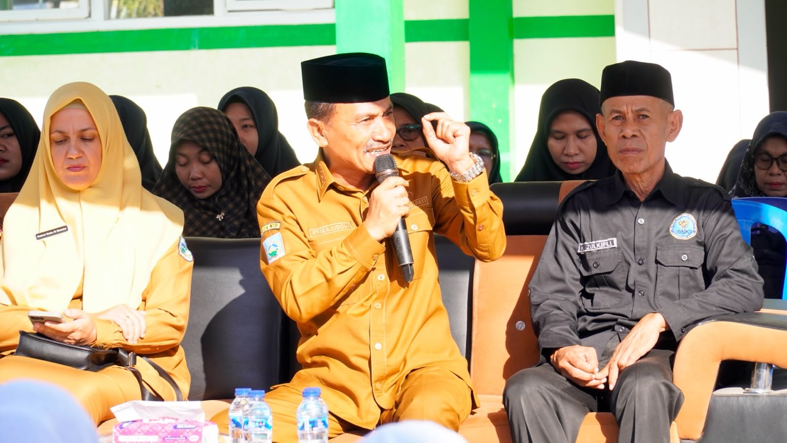 Wabup Dompu Berikan Pencerahan Terkait Bahaya Narkoba Ke Siswa MTSN 01 Dompu