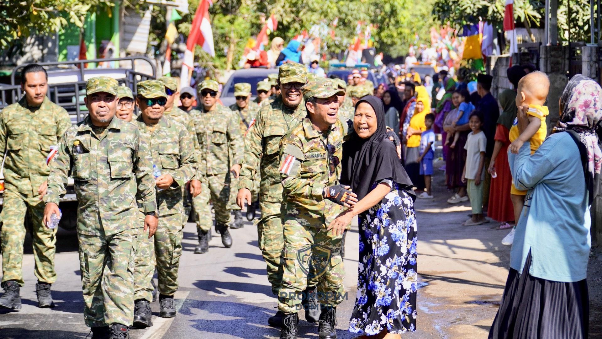 Gerak Jalan 17 KM Bupati Dompu Disambut Warga, Gelorakan Semangat Perjuangan