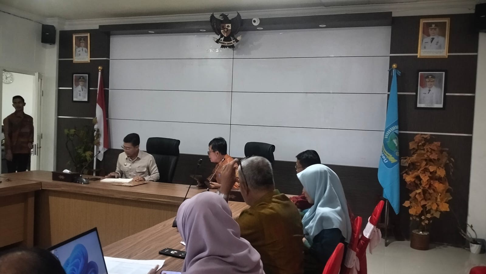 Bupati Dompu Pimpin Rapat Penyampaian Nilai IPKD MCSP dan Koordinasi Pencegahan Korupsi.