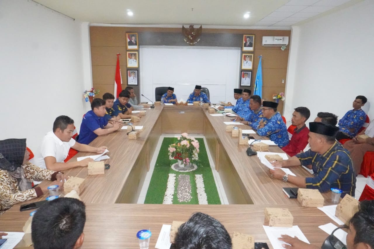Wabup Dompu Pimpin Rapat Evaluasi Pengelolaan Pelabuhan Soro Kempo