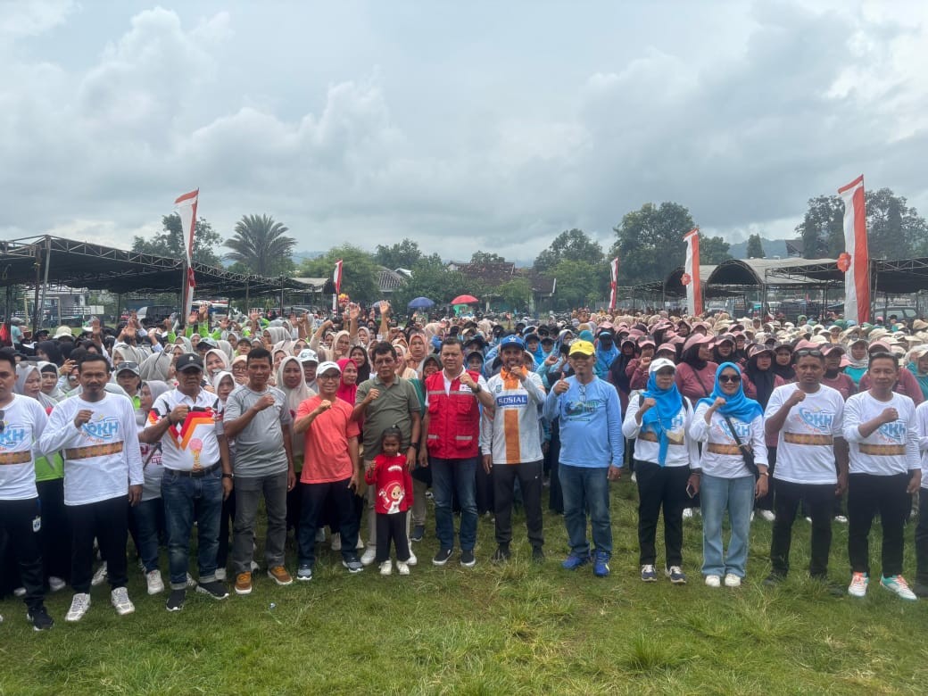 Pj. Sekda, Ketua dan Wakil Ketua DPRD, Serta Kadis Sosial Dompu Hadiri Peringatan Hari Ibu