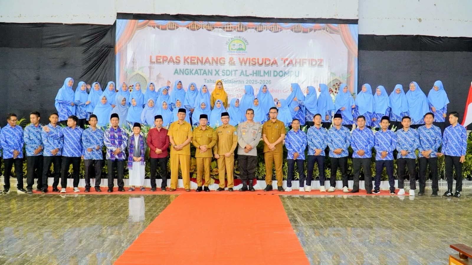 Wisuda Tahfidz Angkatan X SDIT Al-Hilmi, Bupati Dompu Titip Pesan Mengharukan 