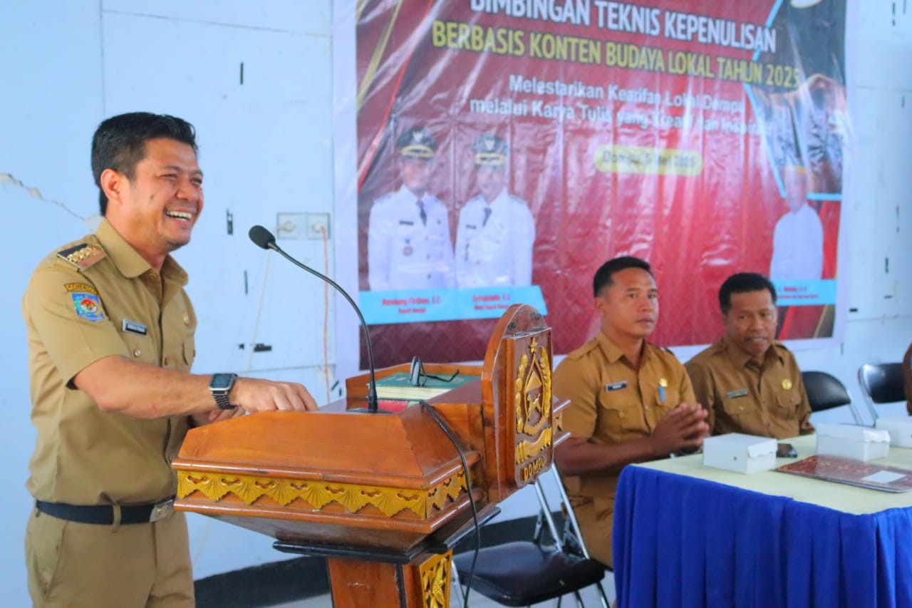 Buka Bimtek Kepenulisan Berbasis Konten Budaya, Bupati Dompu Sarankan Perpustakaan Berinovasi