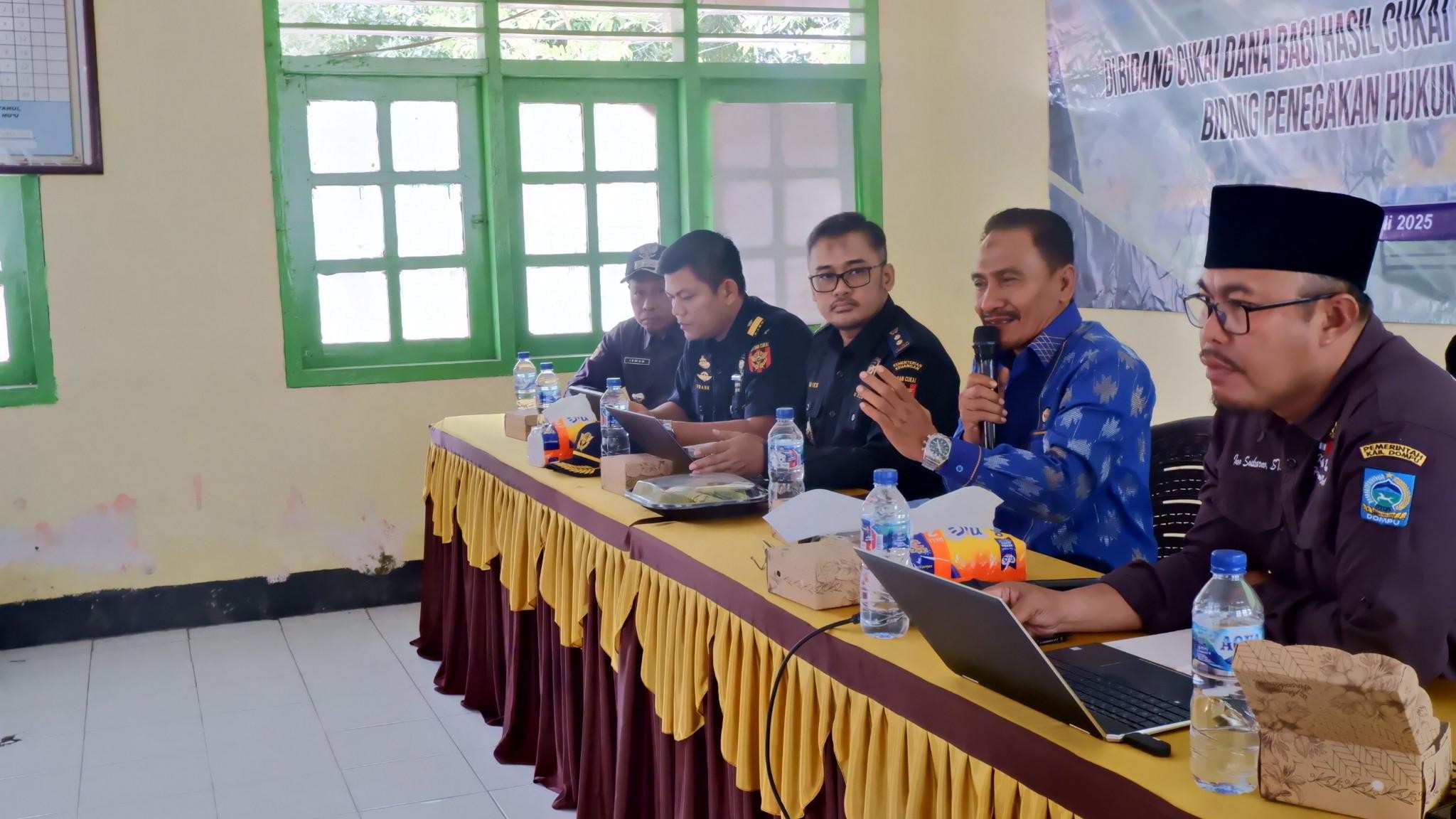 Hari Kedua, Wabup Dompu Sosialisasi Penggunaan DBHCHT di Kecamatan Huu