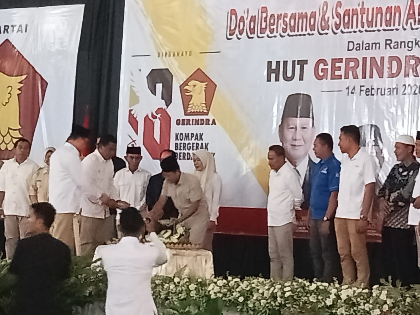 Wabub Dompu Hadiri Acara Doa Bersama Serangkaian HUT Partai Gerindra Ke-18