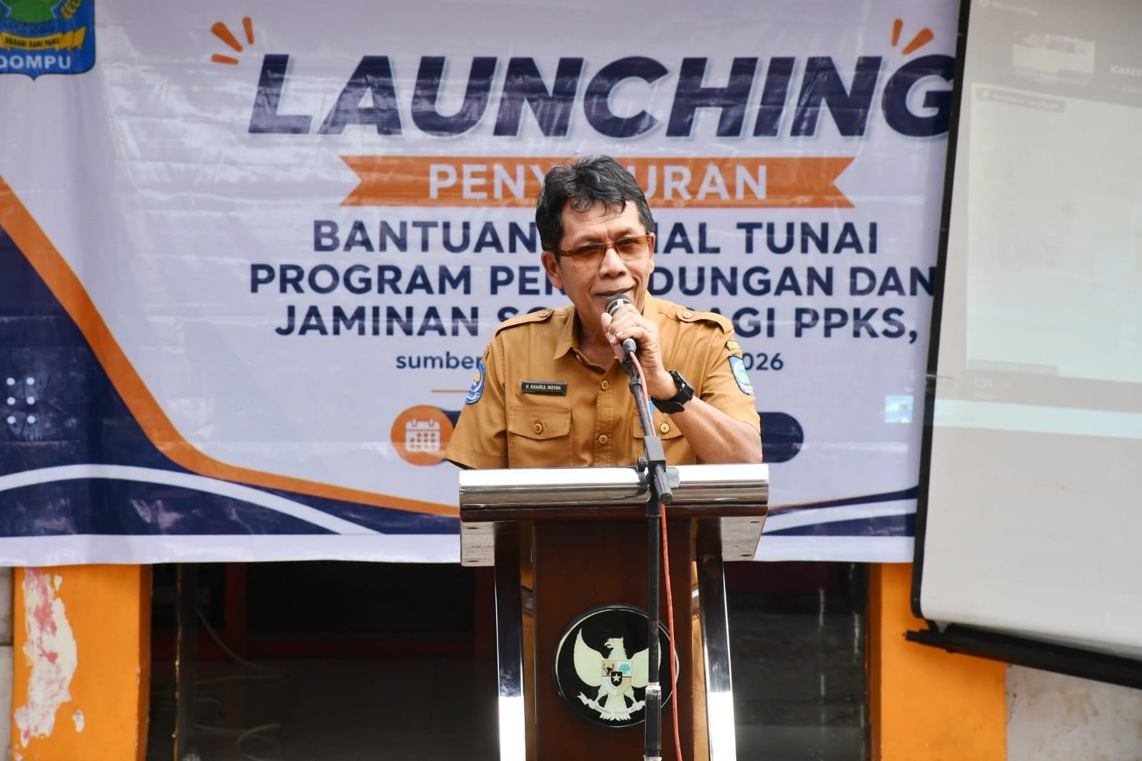 Penyerahan Simbolis BLT DBHCHT, PJ Sekda : Bukti Hadirnya Negara untuk Rakyat 