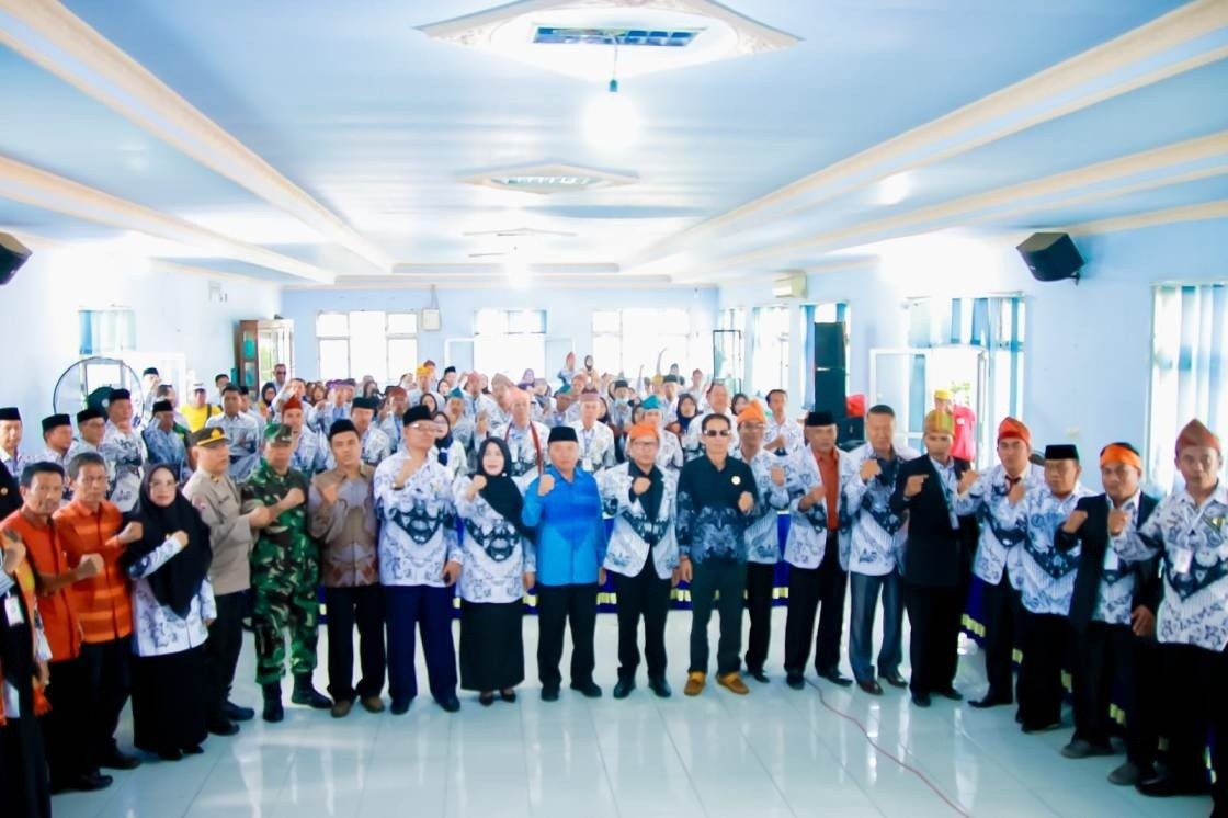 PGRI Dompu Gelar Konferensi Kabupaten, Sekda Tekankan Transformasi dan Kepedulian terhadap ATS