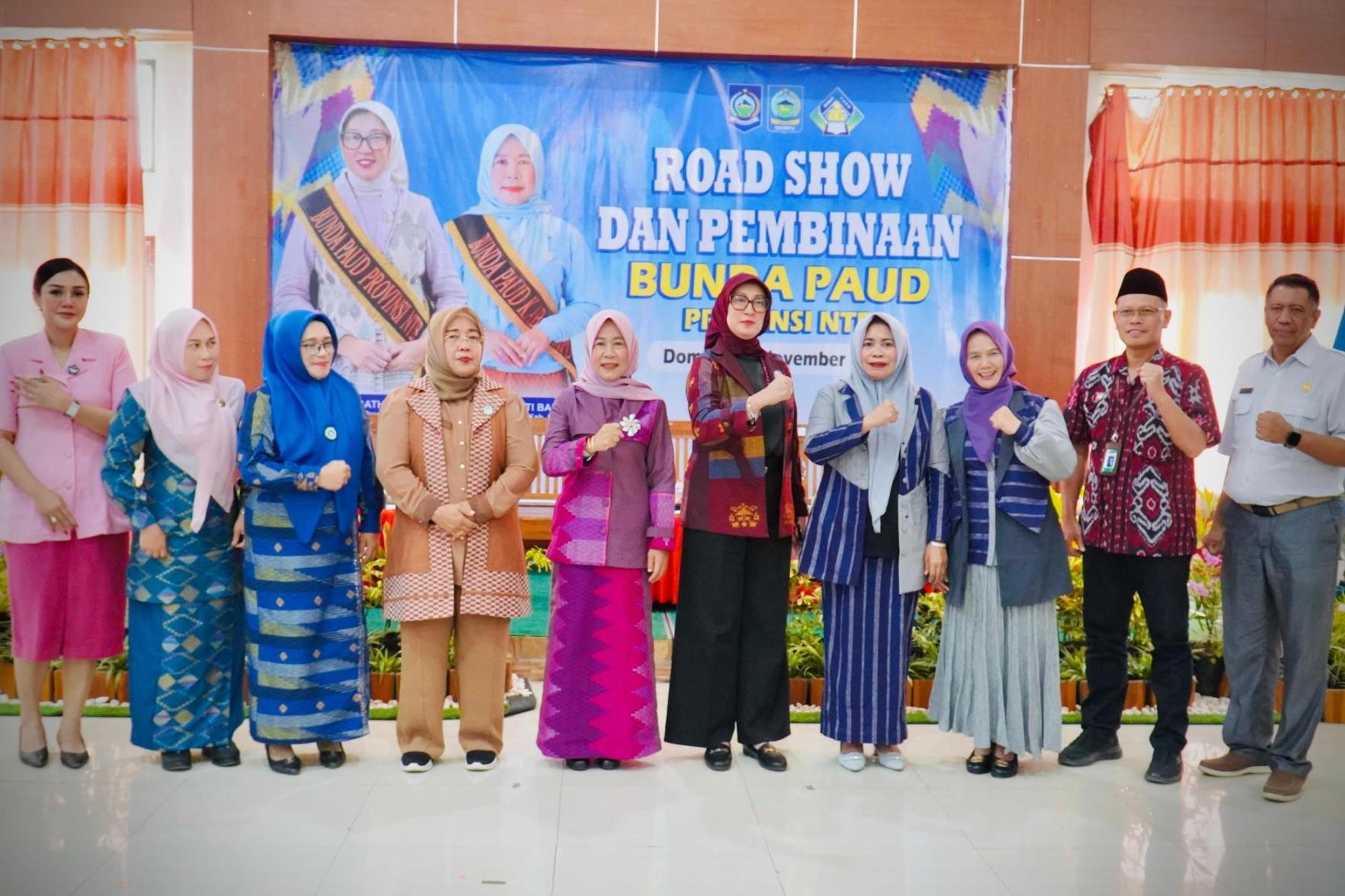 Ketua GOW Dompu, Nyonya Titik Nurhaidah Hadiri Roadshow Bunda PAUD NTB